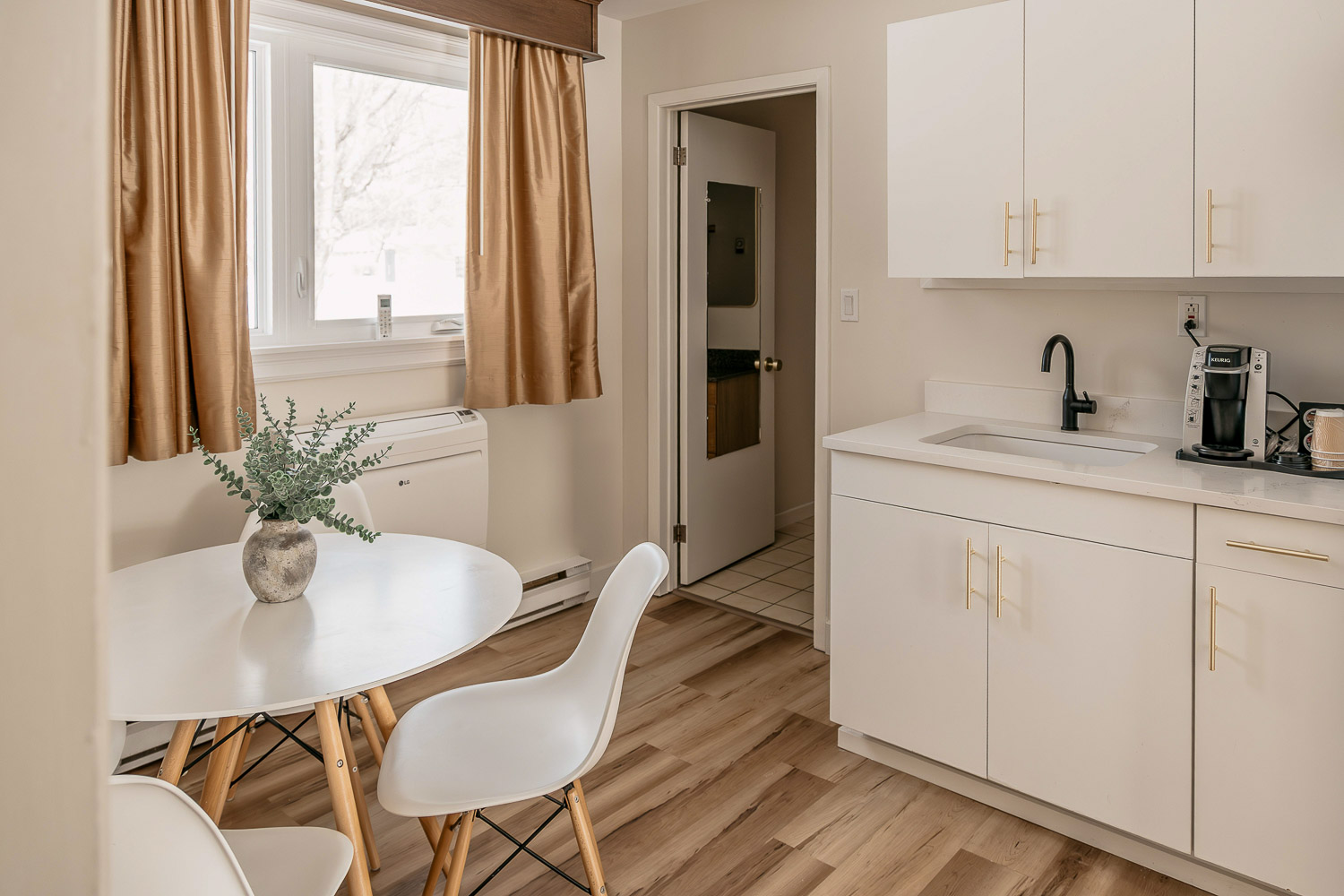 Queen Bedroom Dining Area