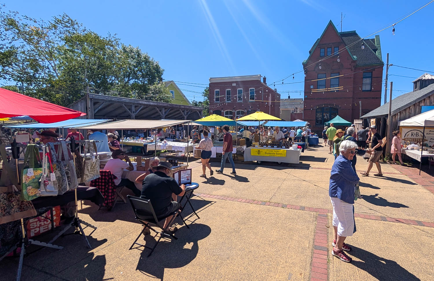 A sunny day at the Annapolis Royal Farmers Market