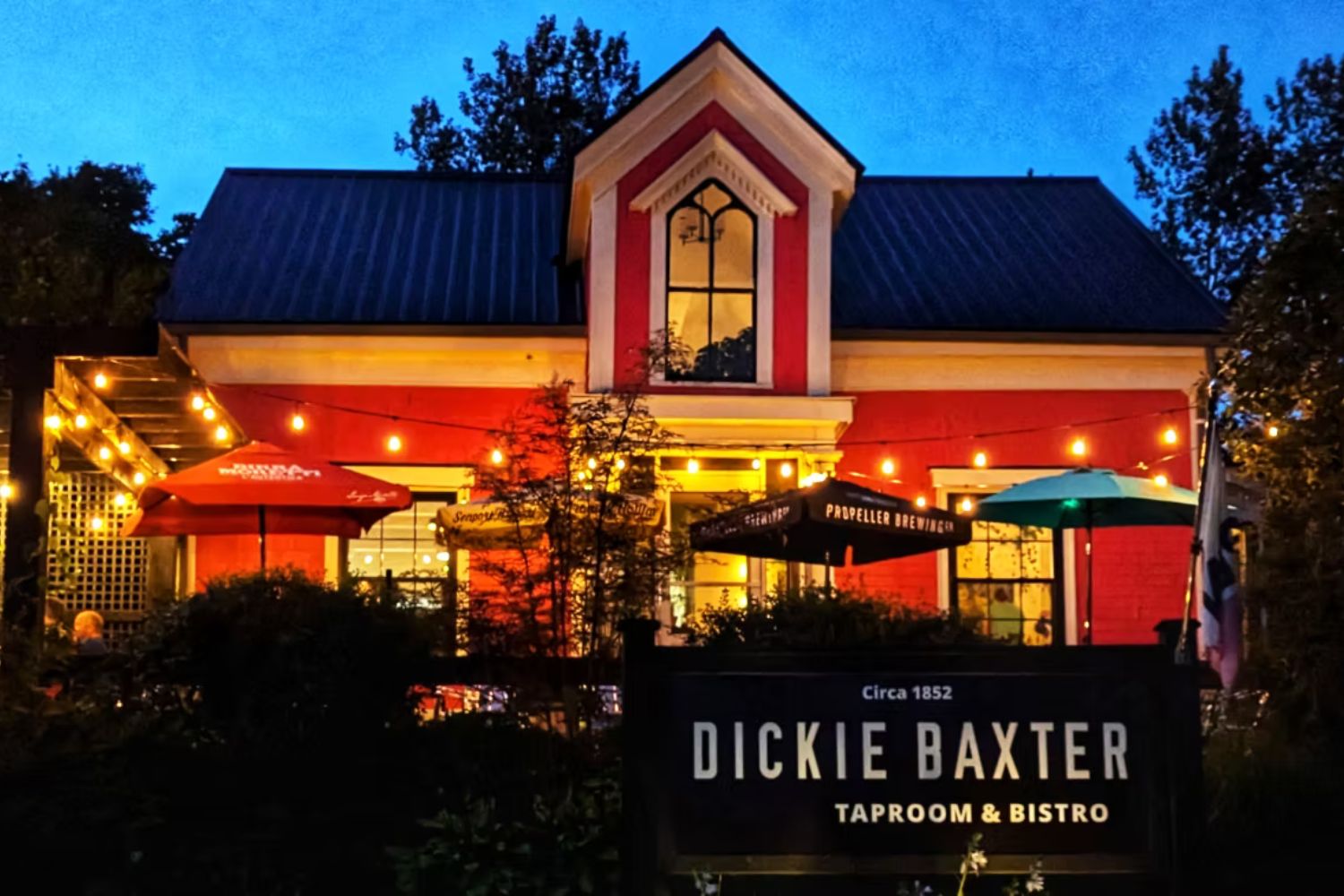 Dickie Baxter Taproom and Bistro at dusk